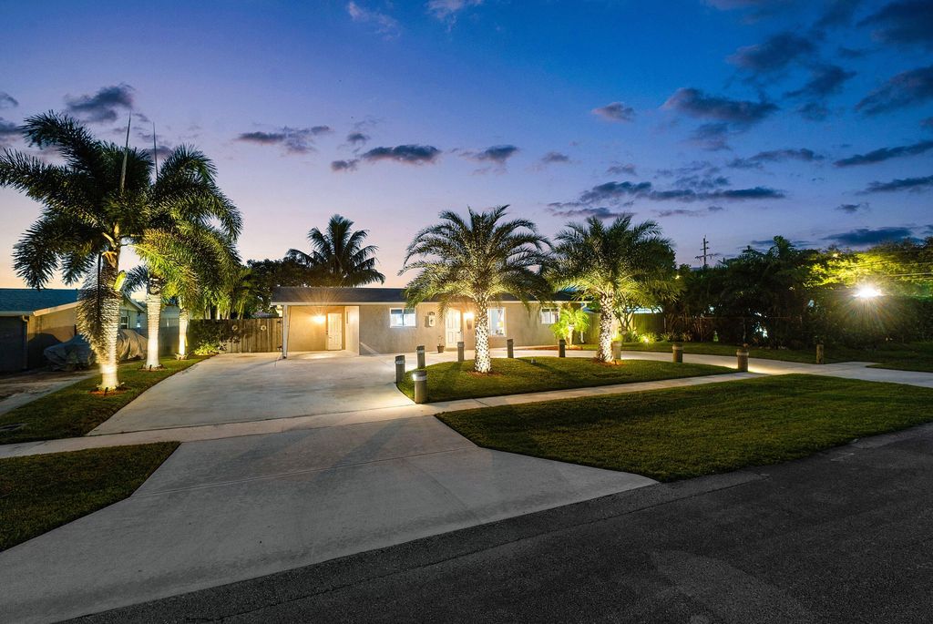 Photo of 958 Scott Drive, West Palm Beach, FL 33415 (MLS # R11127485)