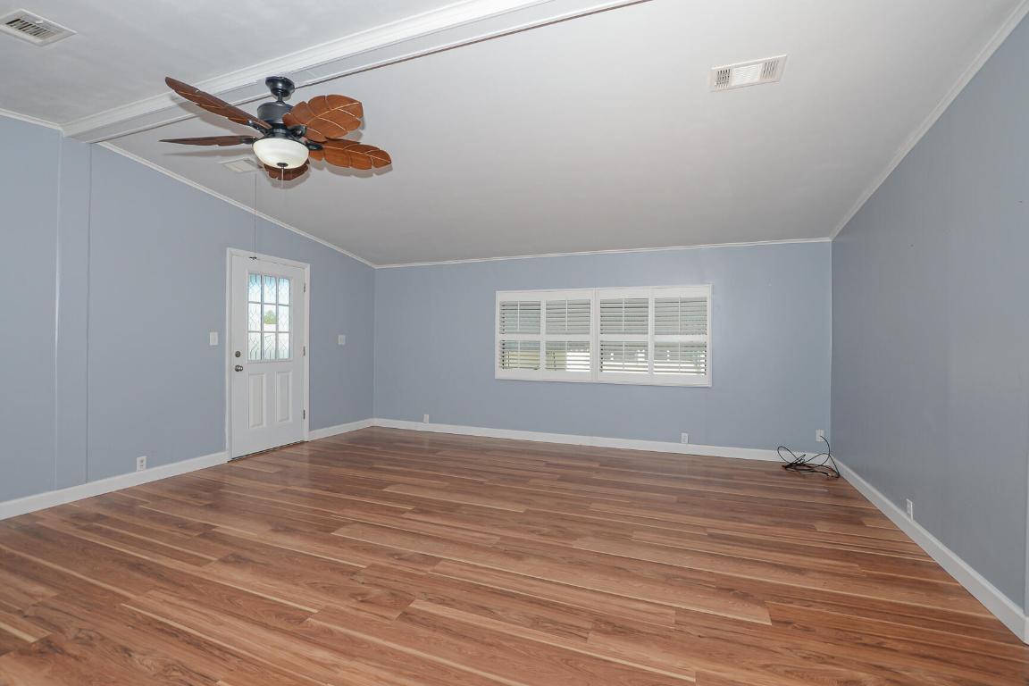 TROPICAL ISLES - Residential