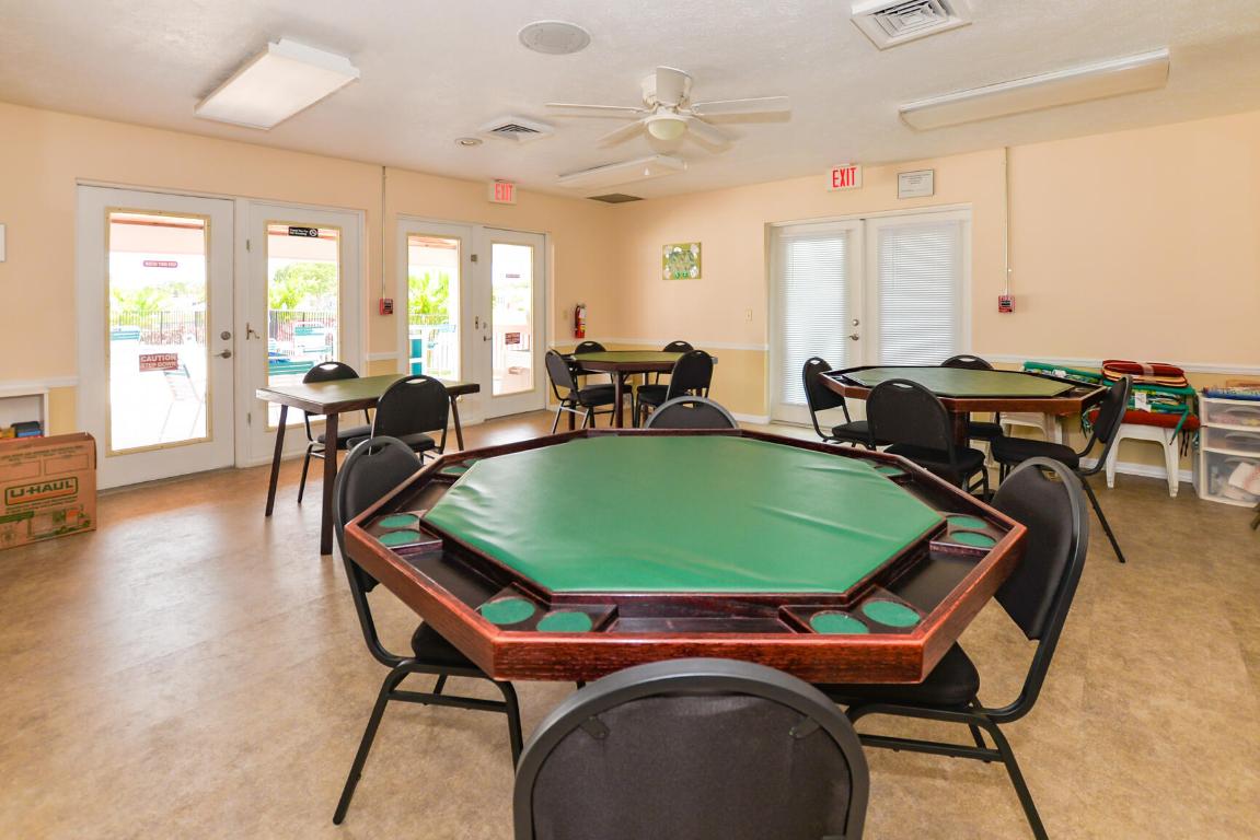 TROPICAL ISLES - Residential