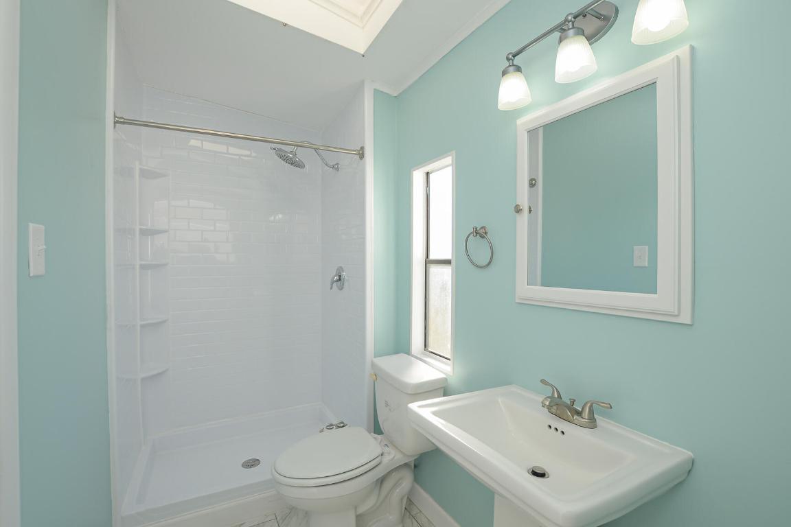 TROPICAL ISLES - Residential