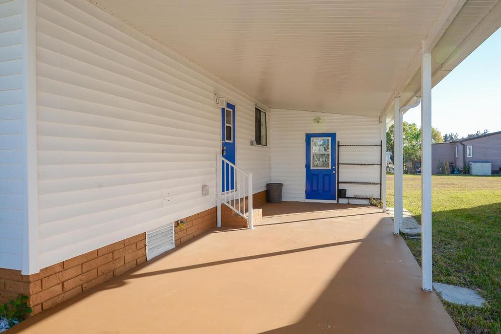 Photo of 522 Hemingway Terrace, Fort Pierce, FL 34982 (MLS # R11157506)