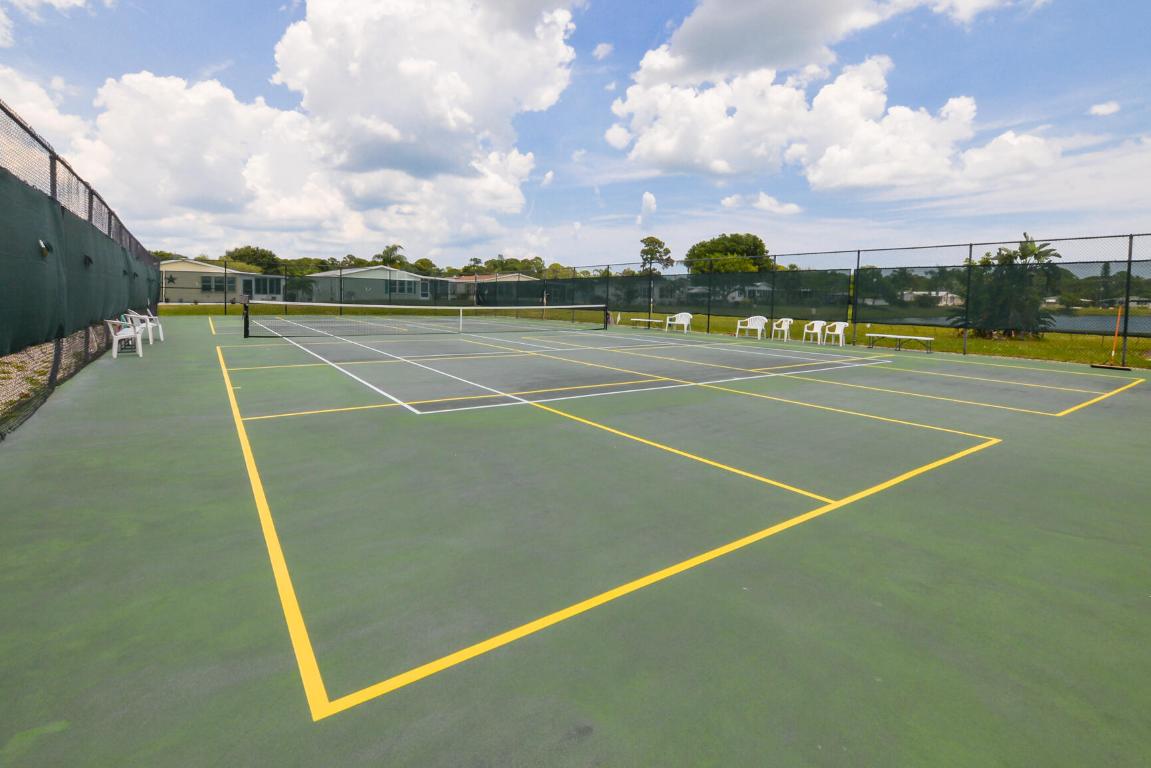 TROPICAL ISLES - Residential