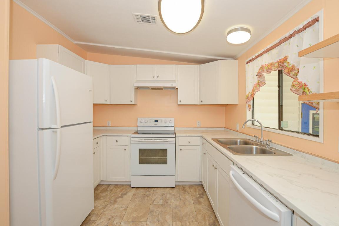 TROPICAL ISLES - Residential