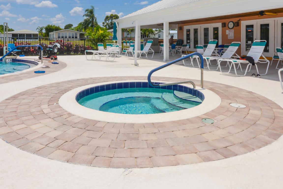 TROPICAL ISLES - Residential