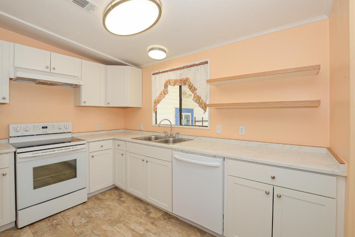 TROPICAL ISLES - Residential