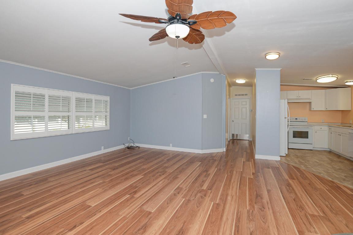 TROPICAL ISLES - Residential