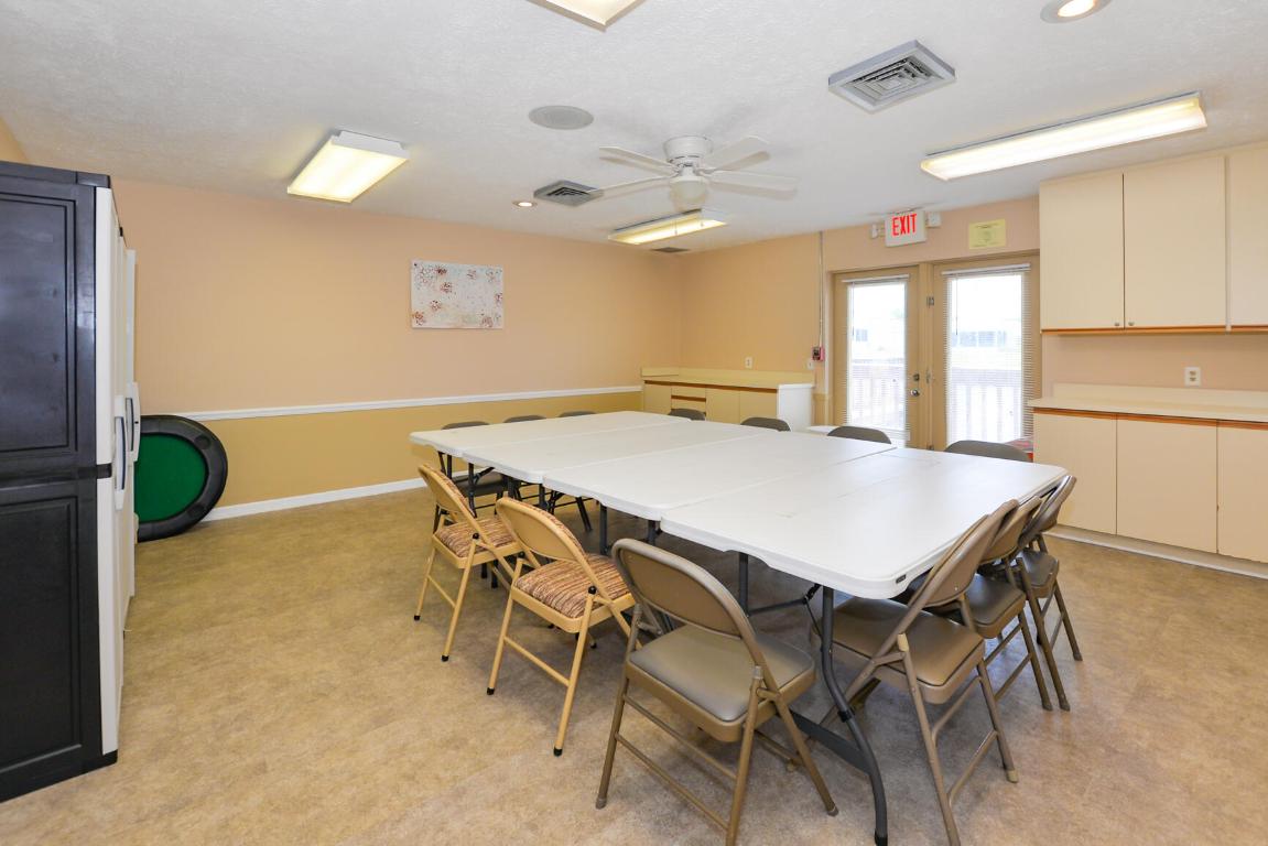 TROPICAL ISLES - Residential