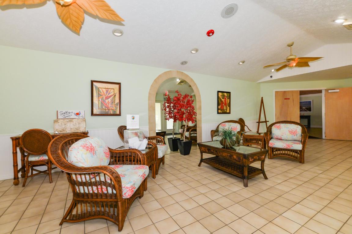 TROPICAL ISLES - Residential