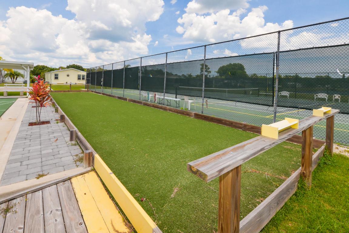 TROPICAL ISLES - Residential