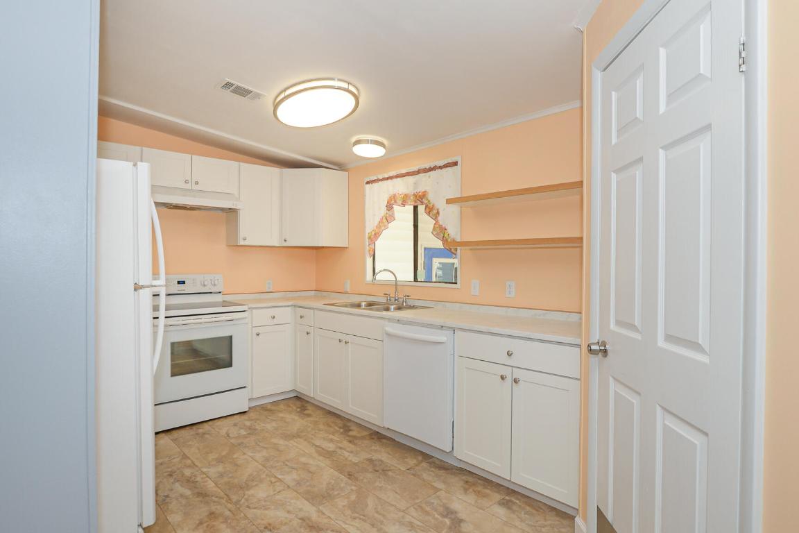 TROPICAL ISLES - Residential