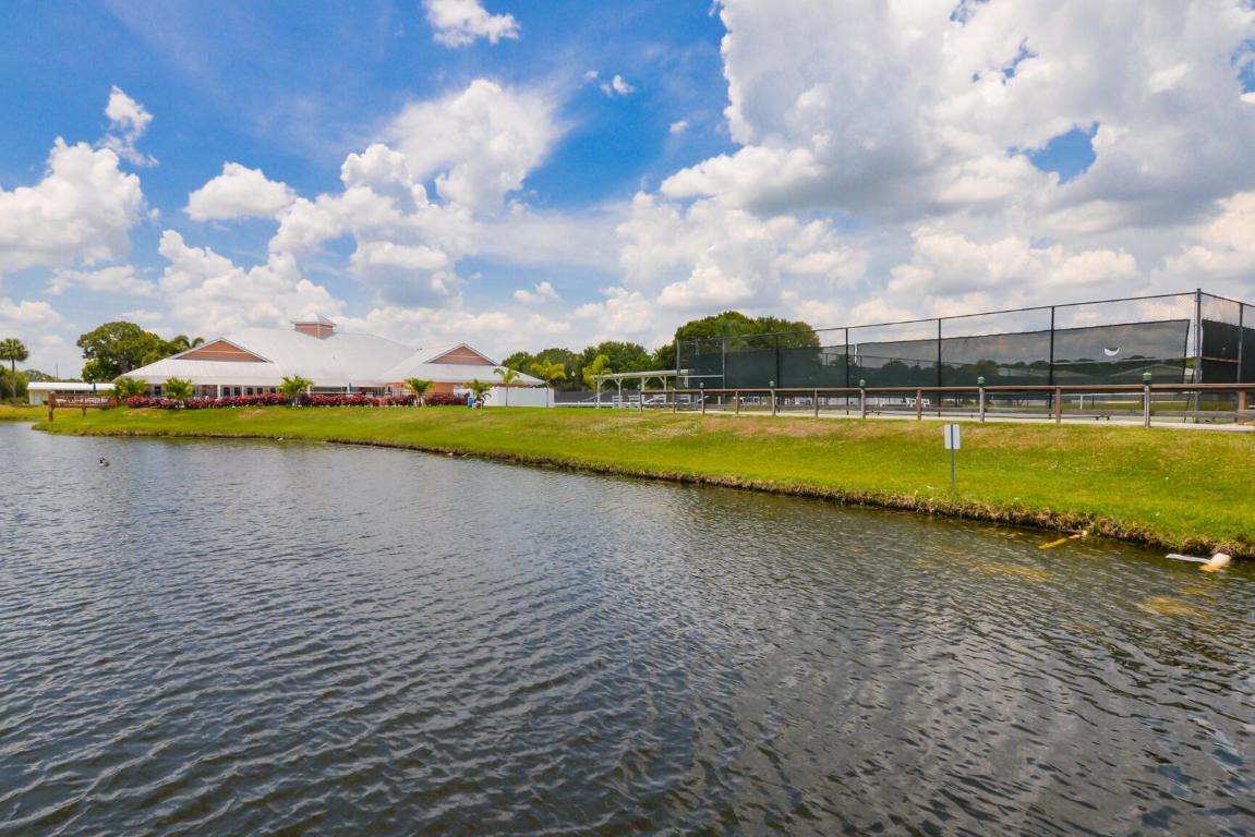 TROPICAL ISLES - Residential