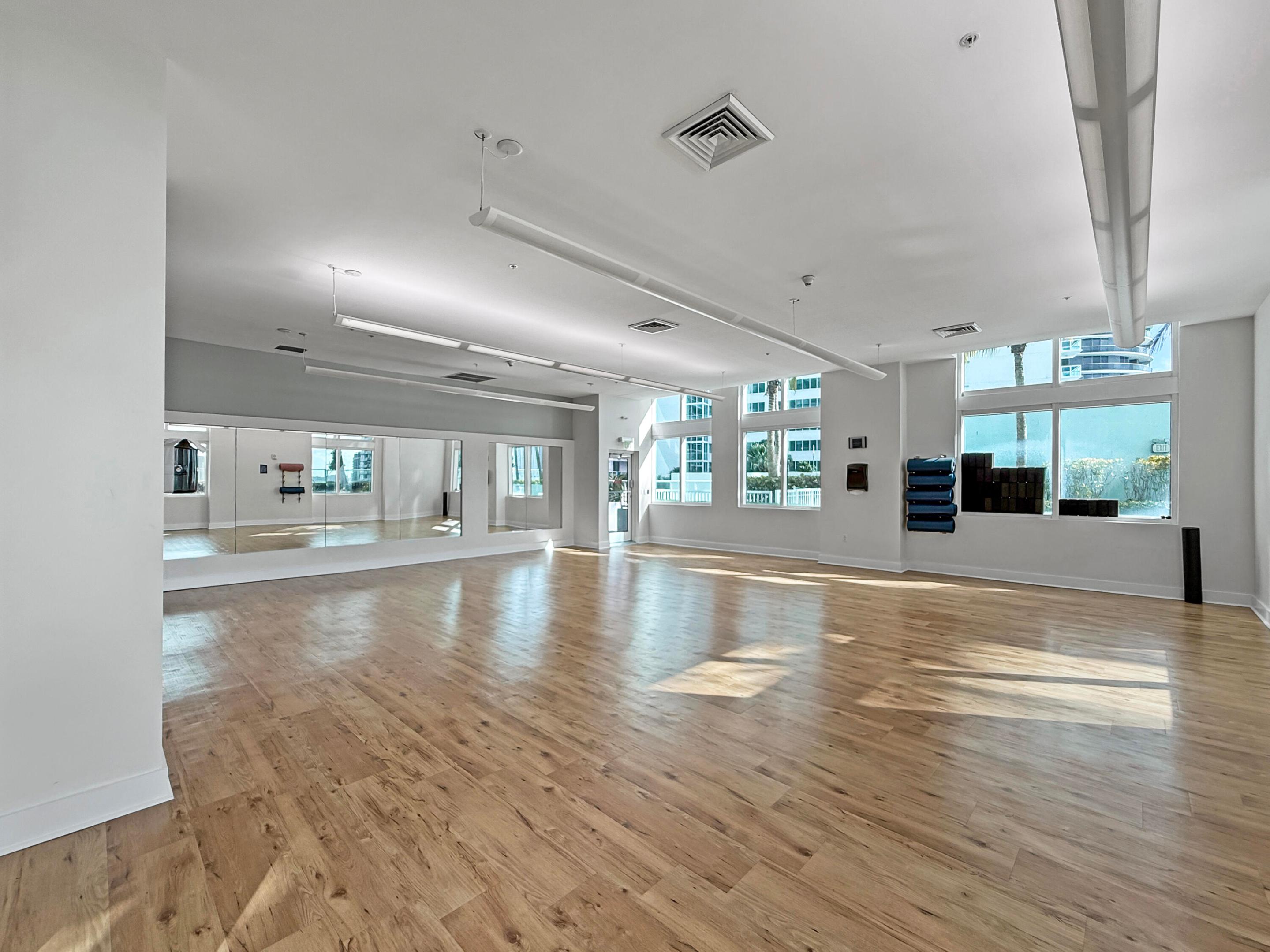 QUANTUM ON THE BAY CONDO NO 1 - Residential Lease