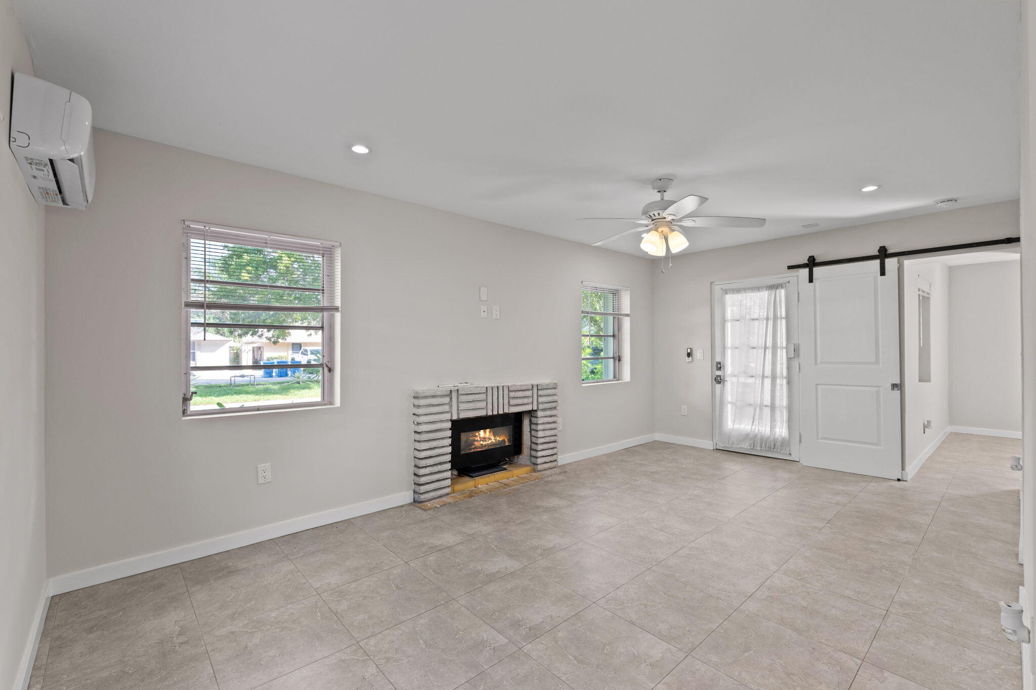128 E Central Boulevard