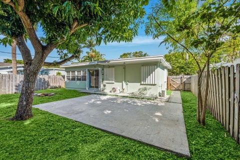 Tiny photo for 128 E Central Boulevard, Lantana, FL 33462 (MLS # B26089628)