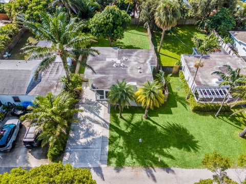 Tiny photo for 128 E Central Boulevard, Lantana, FL 33462 (MLS # B26089628)