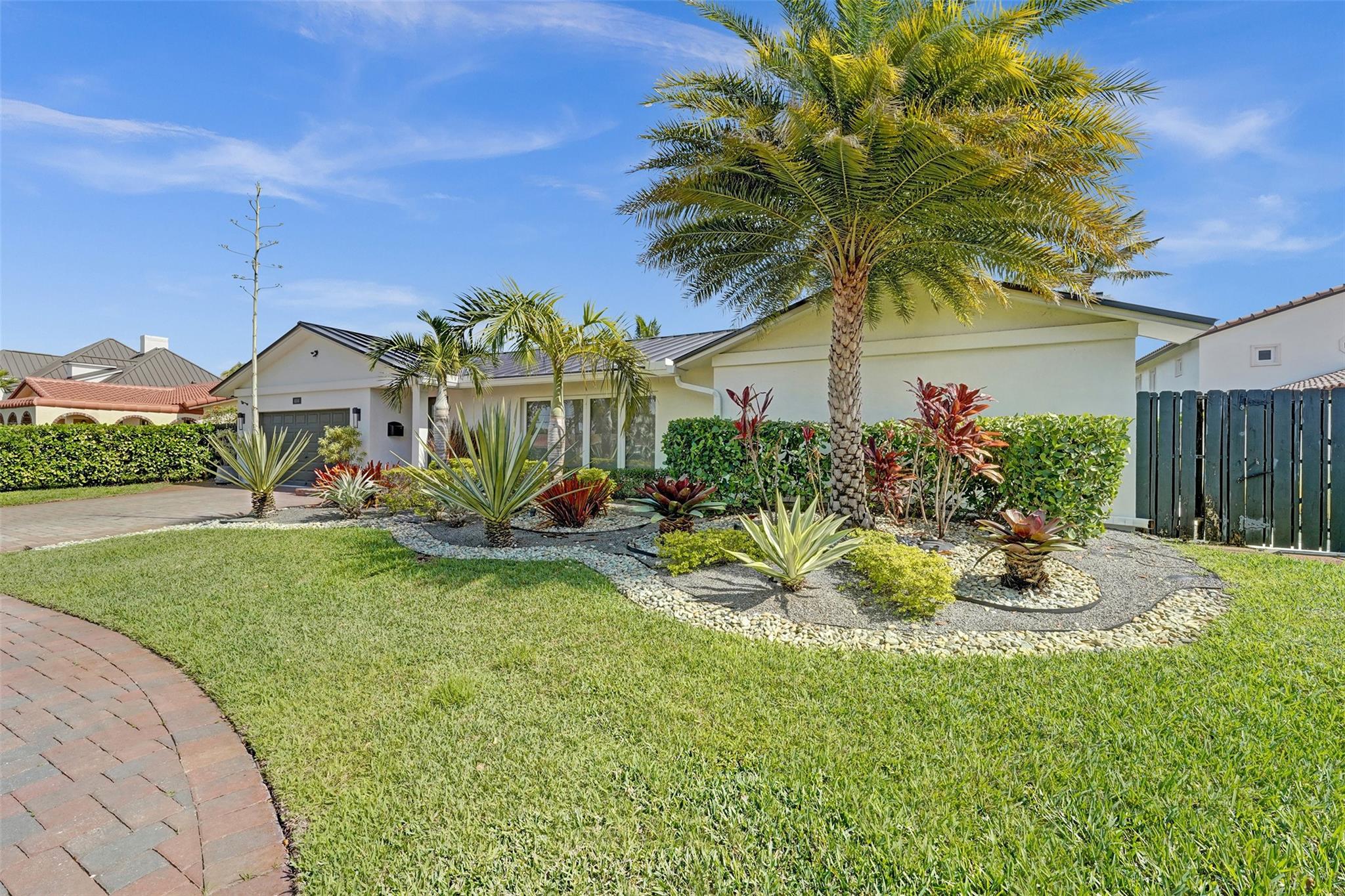 CORAL RIDGE COUNTRY CLUB - Residential