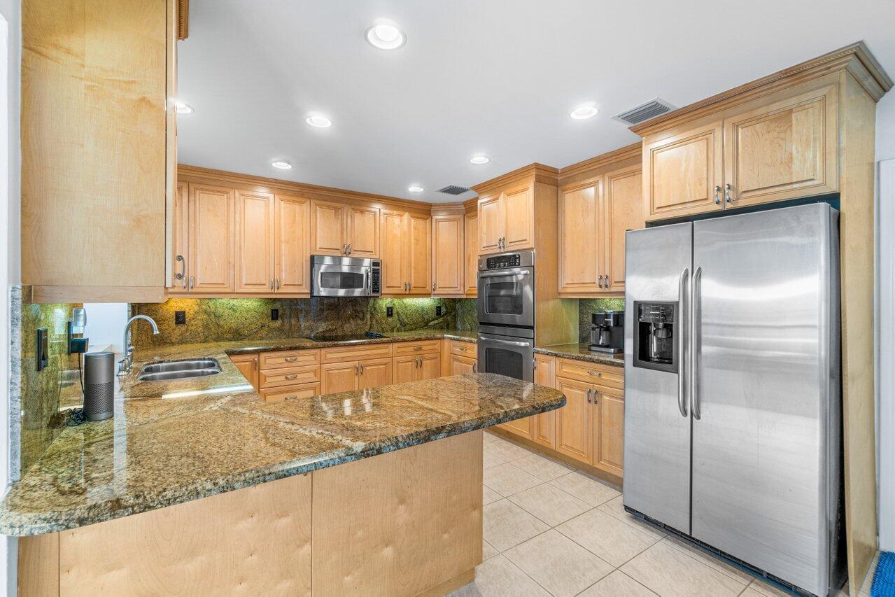 BOCA RATON SQUARE - Residential Lease