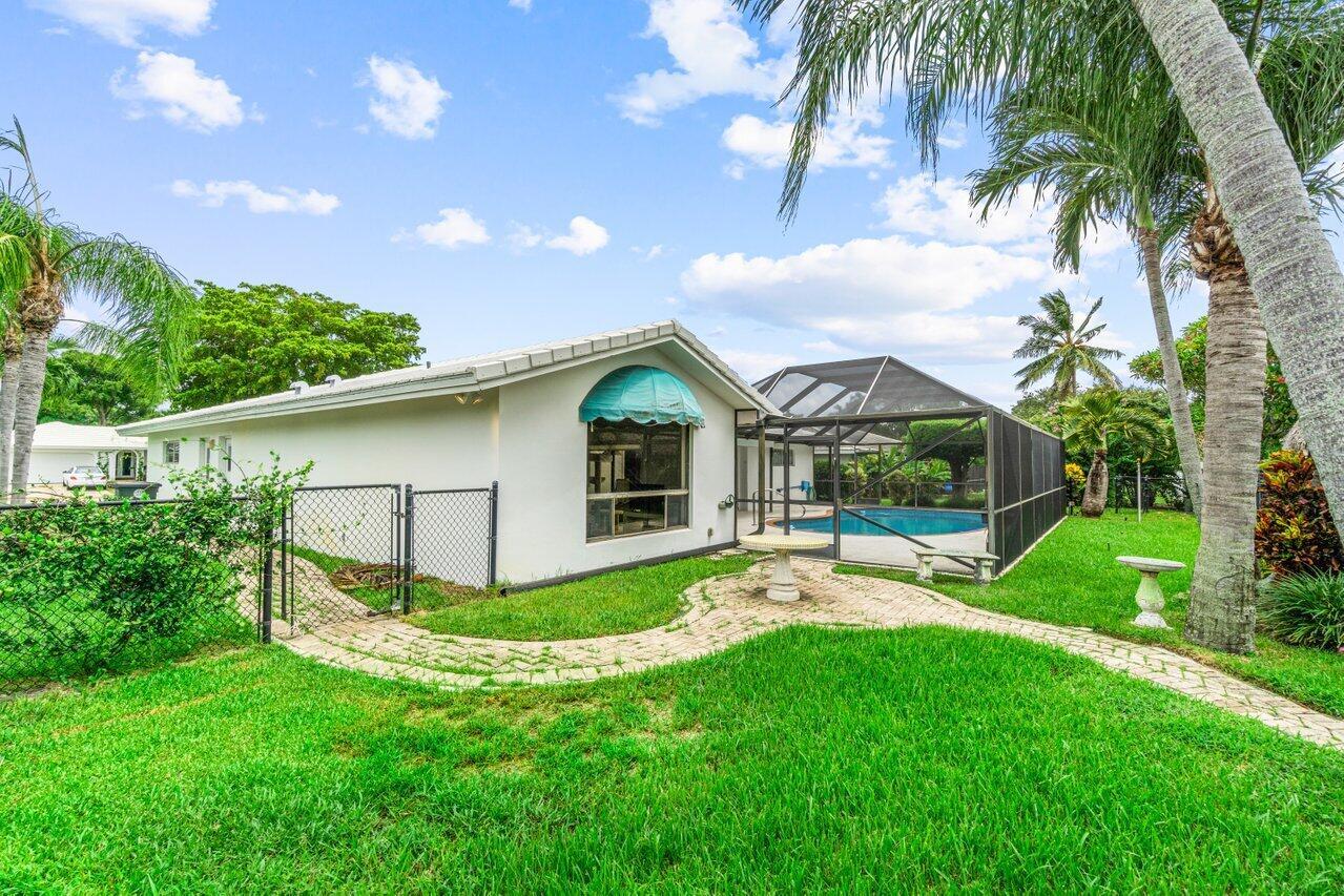 BOCA RATON SQUARE - Residential Lease