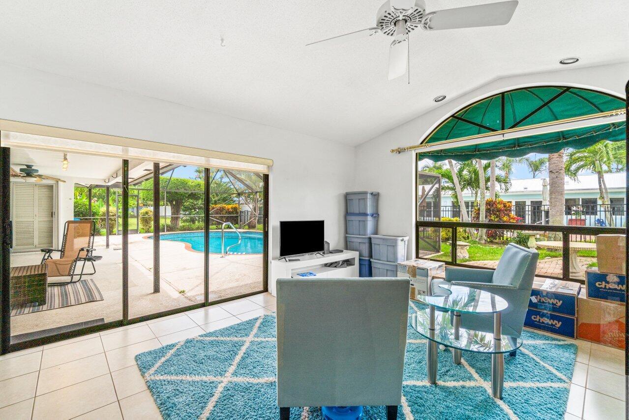 BOCA RATON SQUARE - Residential Lease