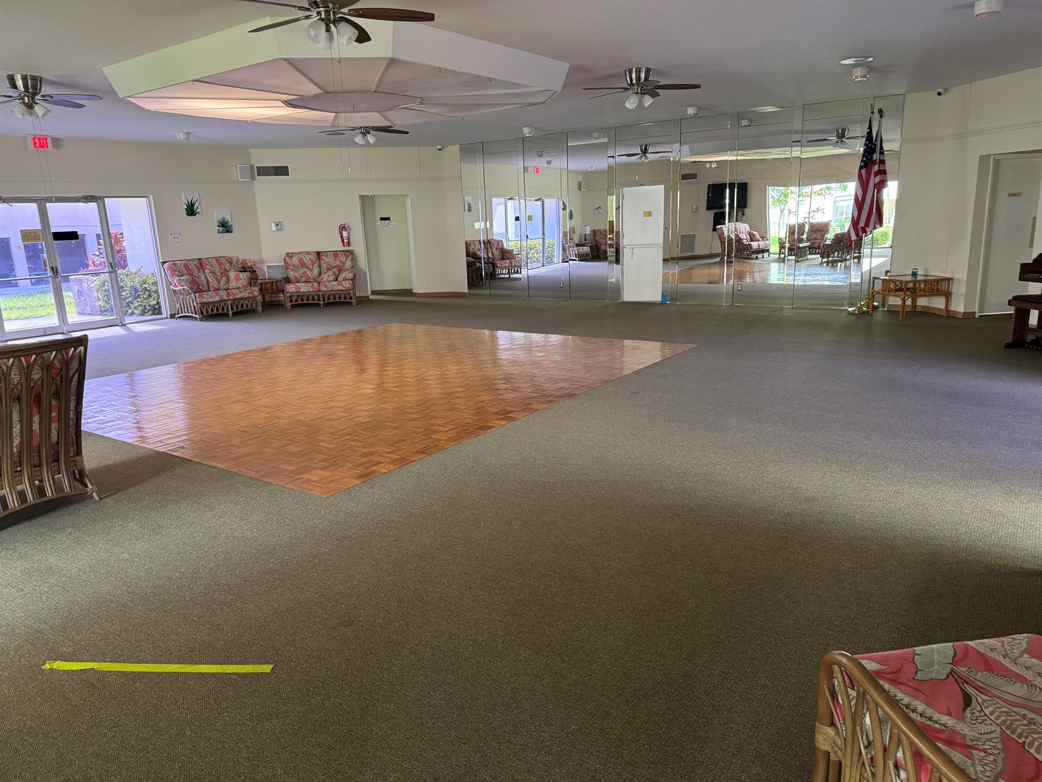 VILLAGE GREEN HAMPTON CON - Residential