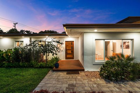 400 Kings Lynn Delray Beach FL 33444