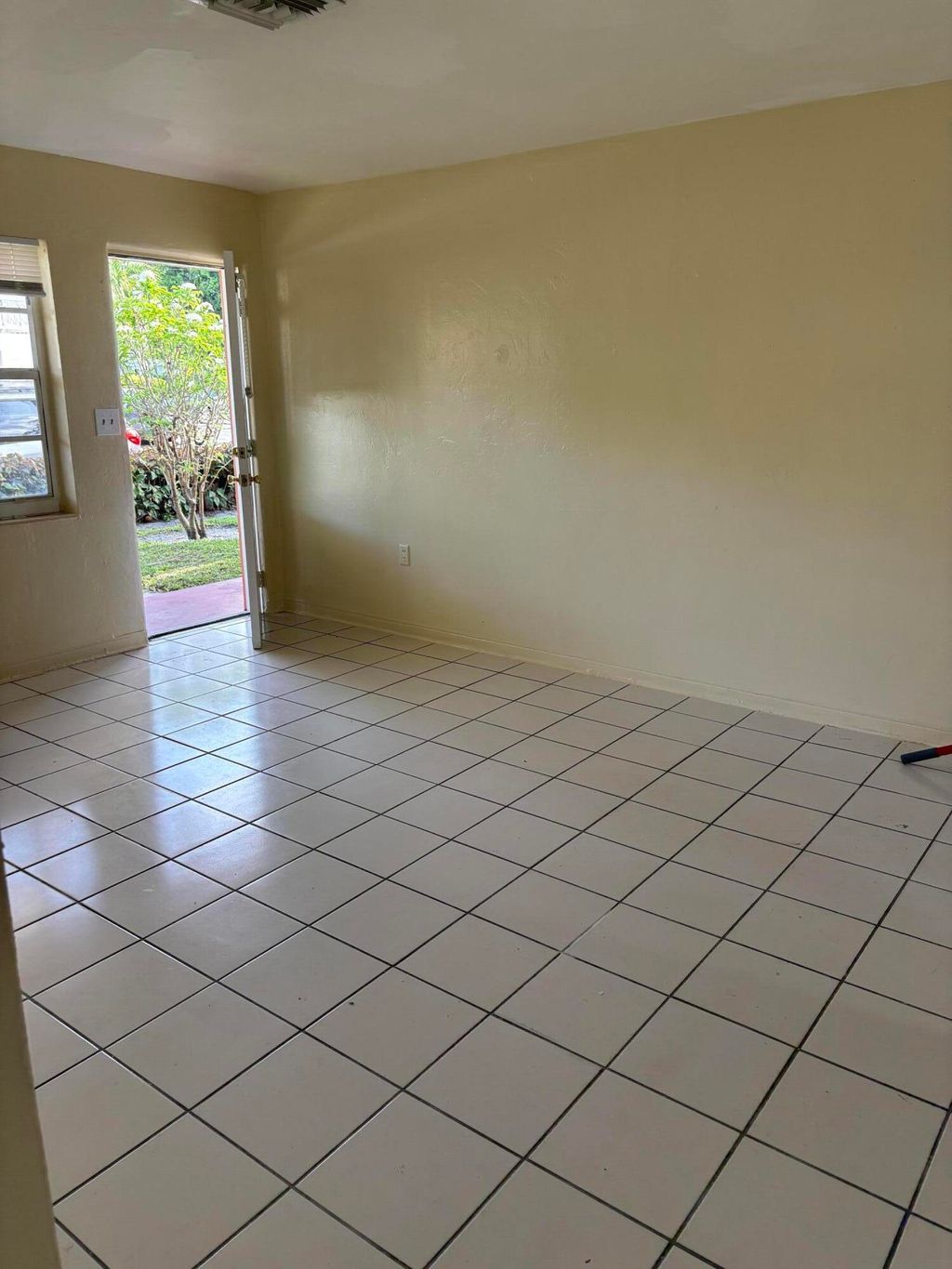 Photo of 521 NE 14th Court, Fort Lauderdale, FL 33304 (MLS # B26046813)