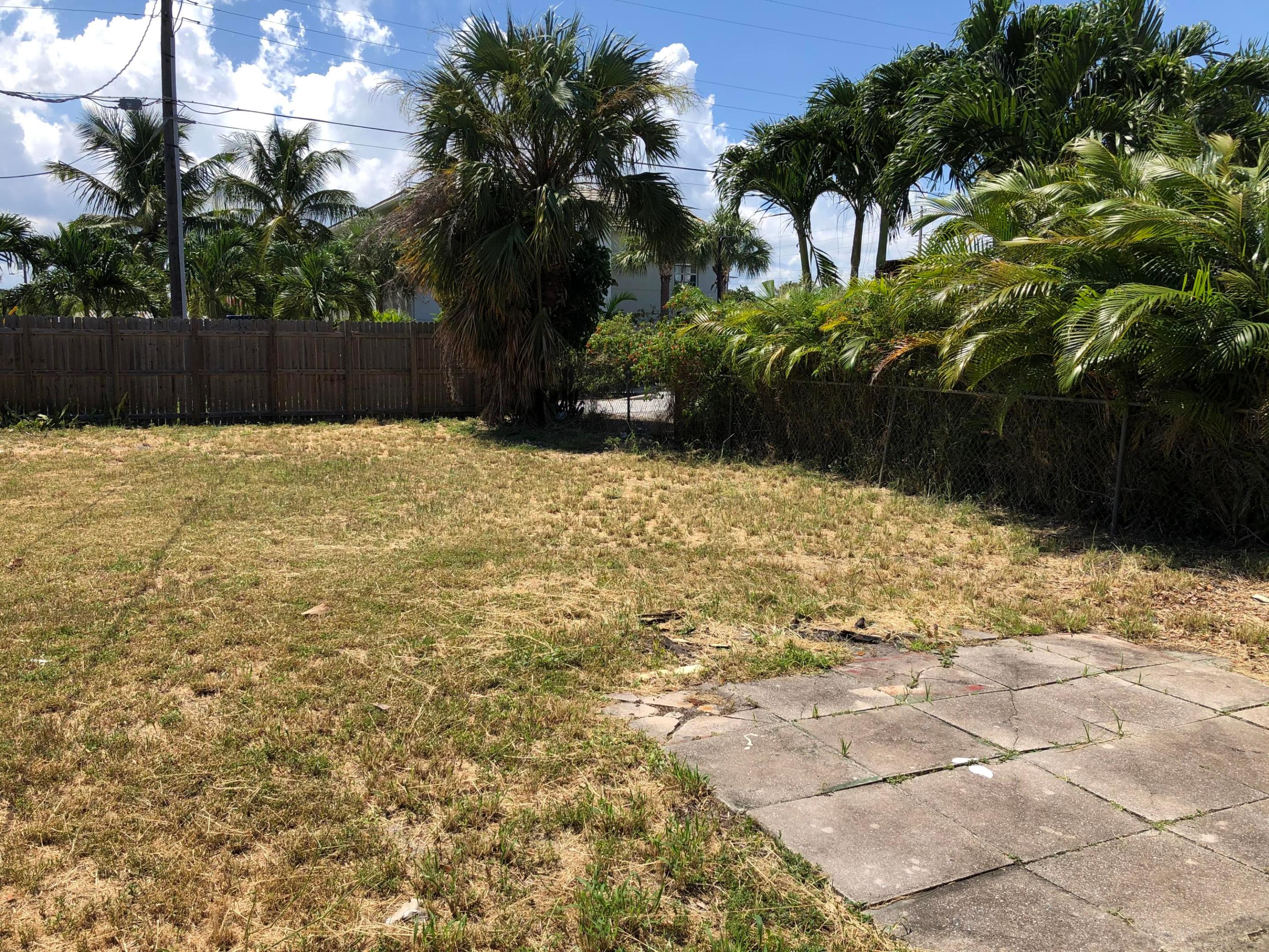 LAKE WORTH TOWN OF - Residential Lease