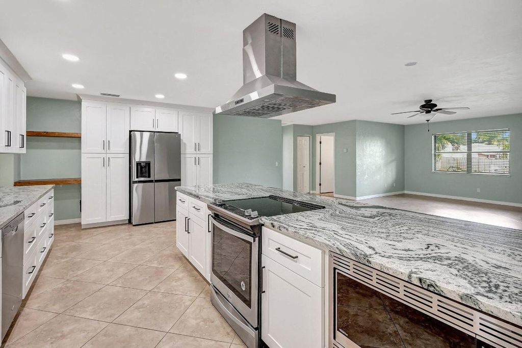 Photo of 3025 SE Bamboo Street, Stuart, FL 34997 (MLS # R10986905)