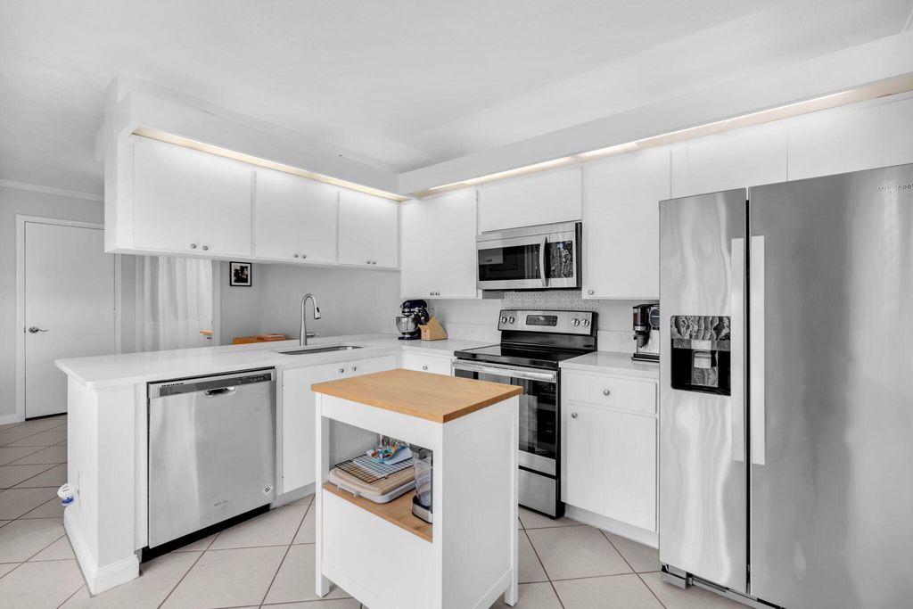Photo of 1805 Middleton Way, West Palm Beach, FL 33409 (MLS # B26040825)