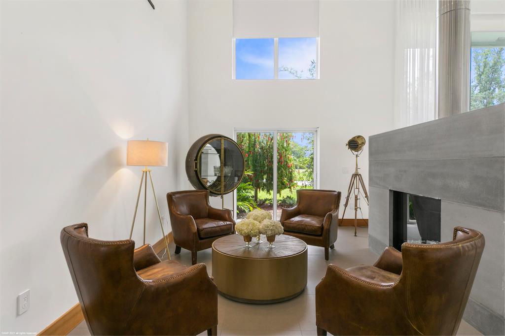 PALM BEACH POINT - Residential