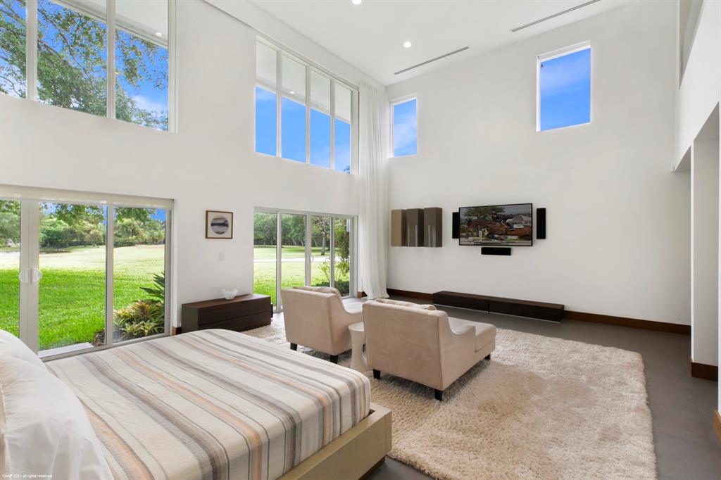 PALM BEACH POINT - Residential