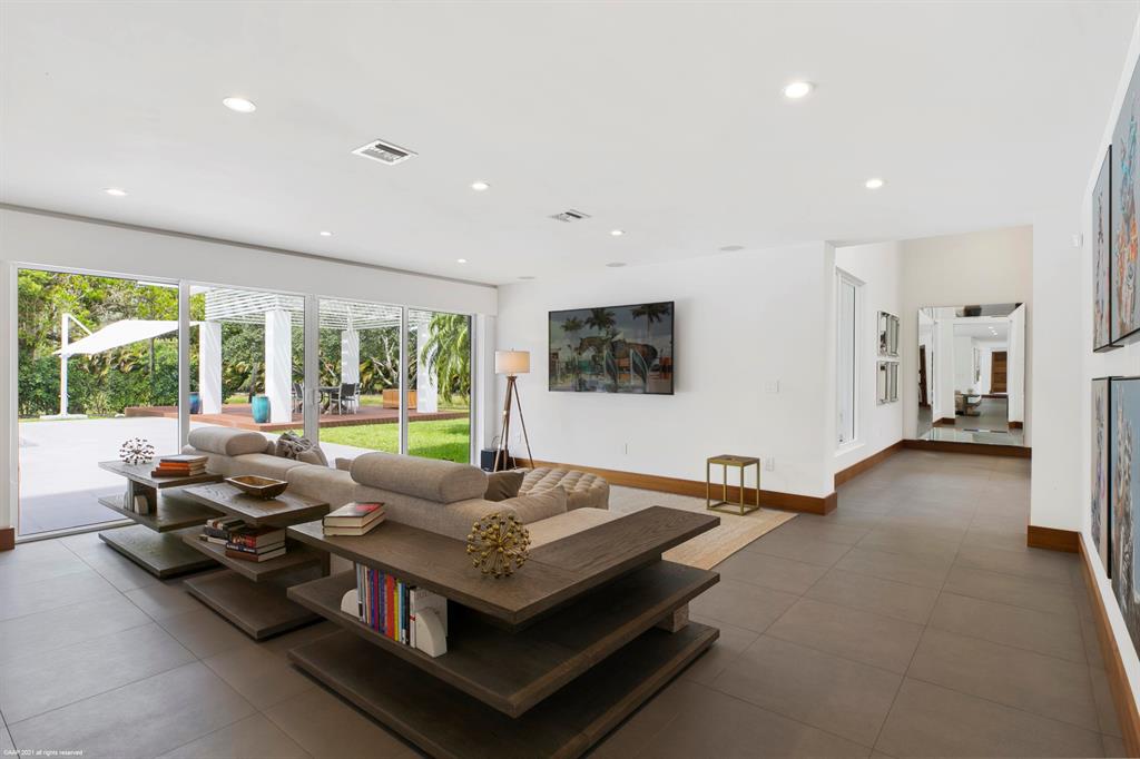 PALM BEACH POINT - Residential