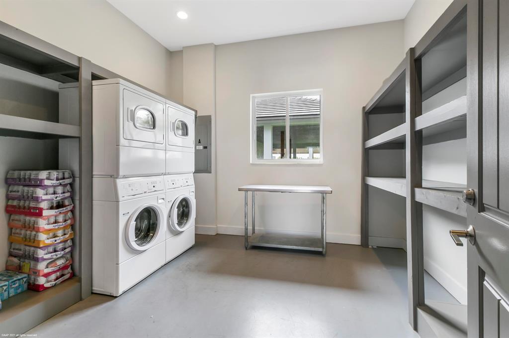 PALM BEACH POINT - Residential