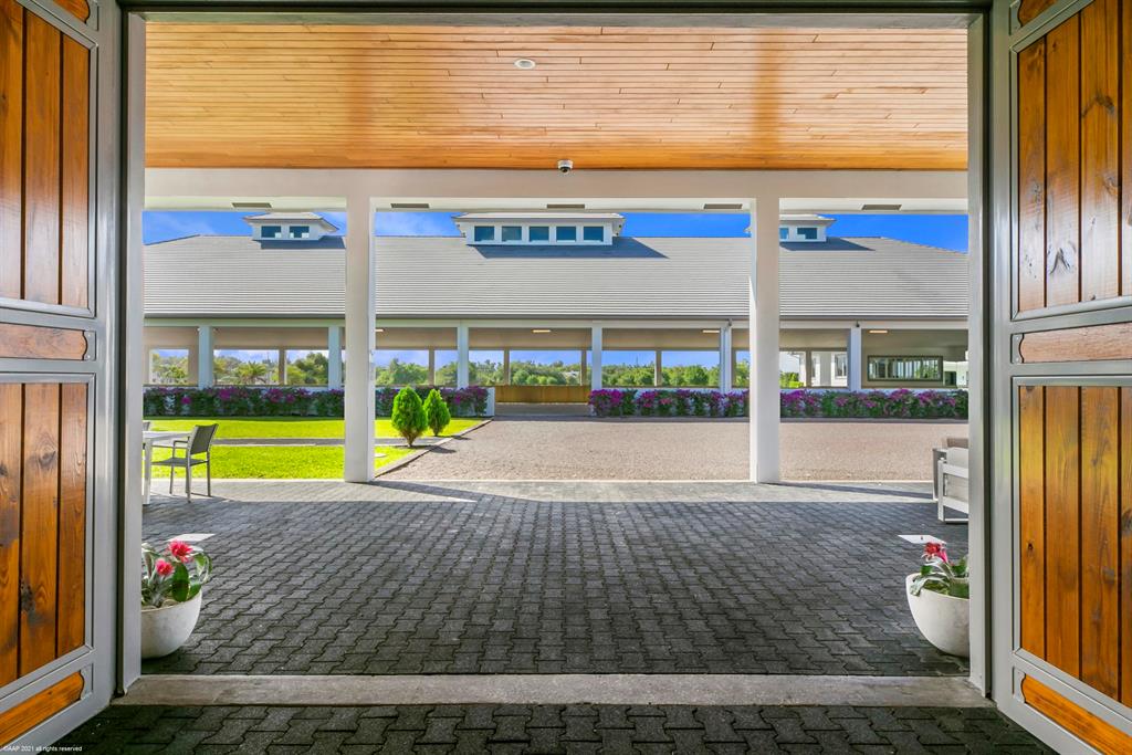 PALM BEACH POINT - Residential