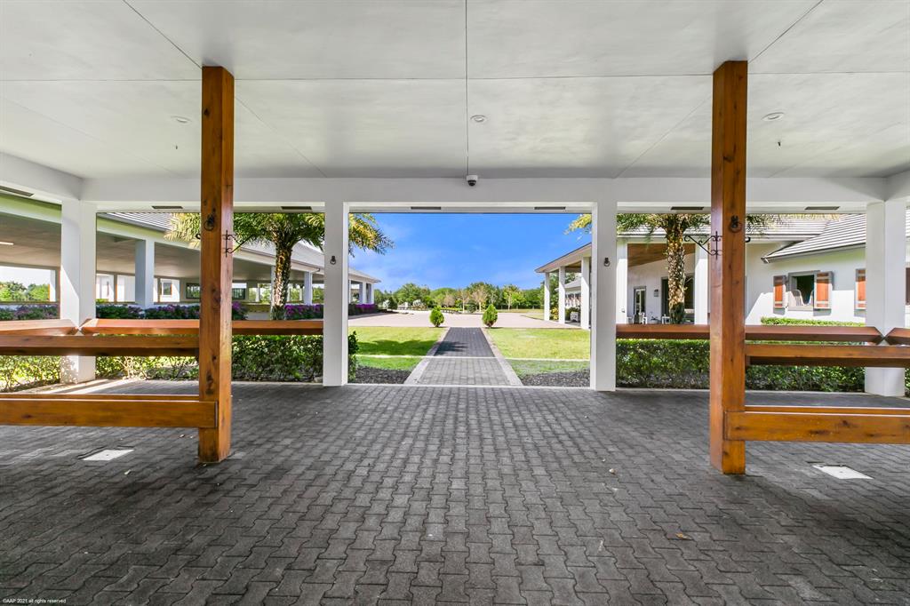 PALM BEACH POINT - Residential