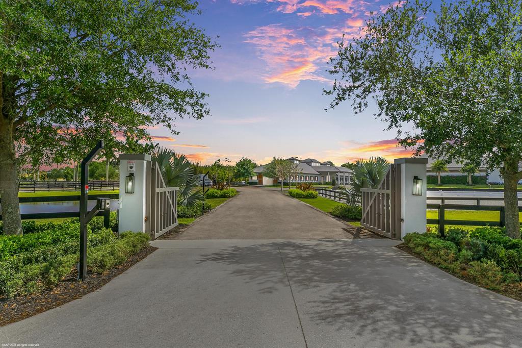 PALM BEACH POINT - Residential