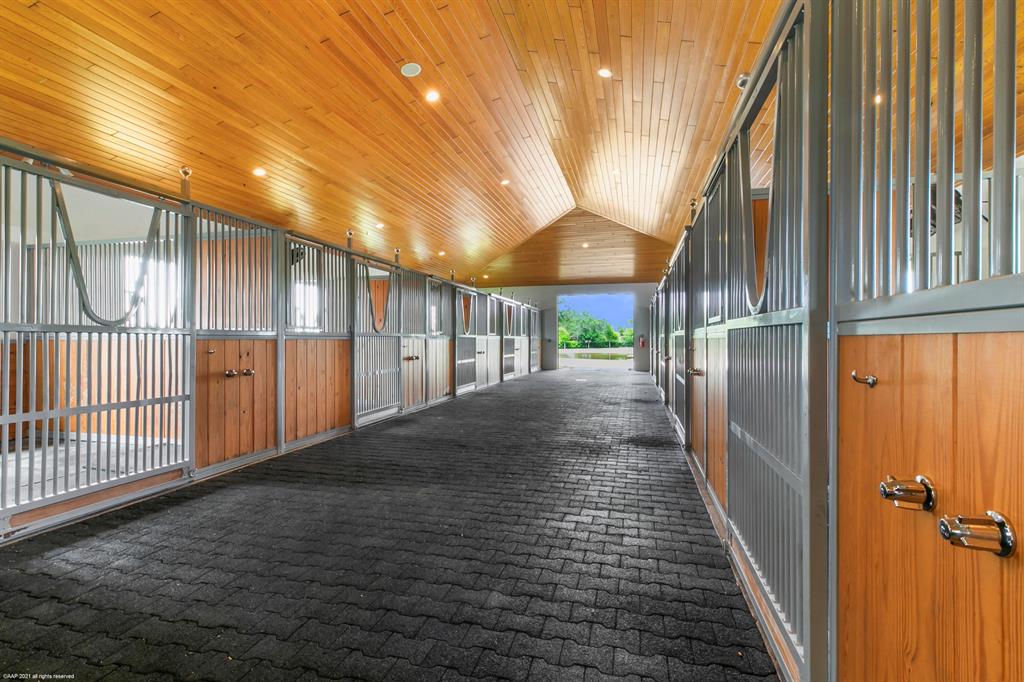 PALM BEACH POINT - Residential