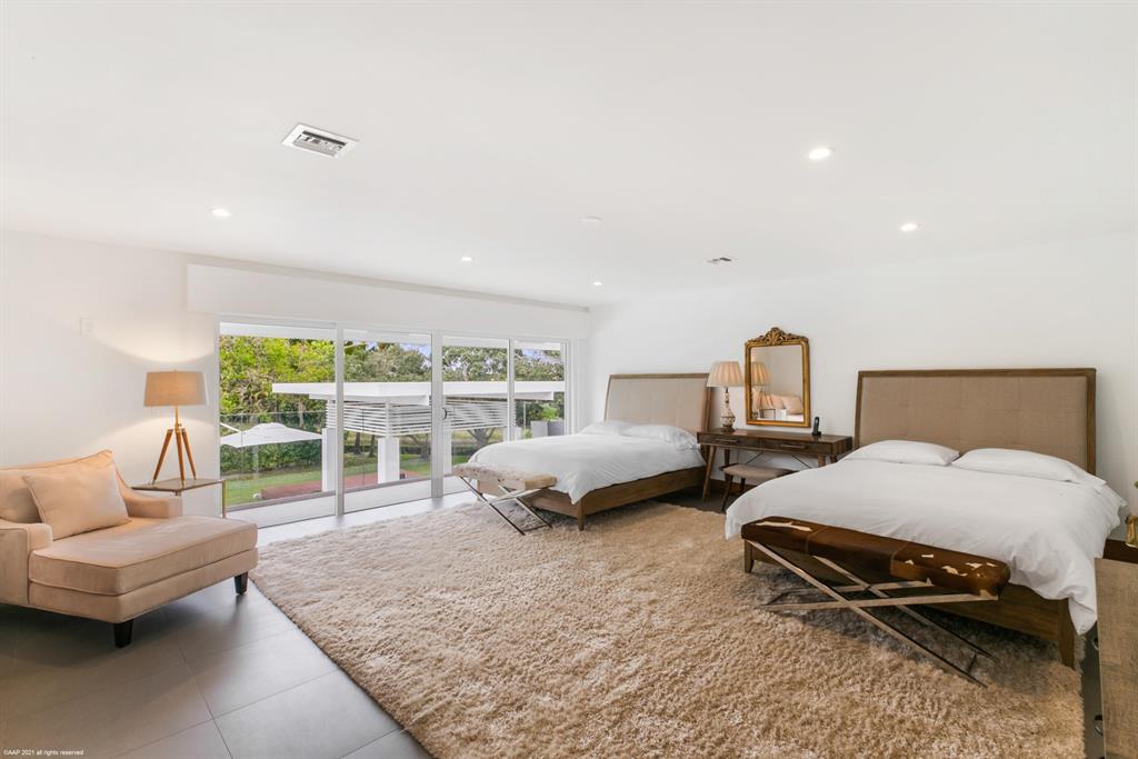 PALM BEACH POINT - Residential