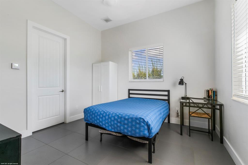 PALM BEACH POINT - Residential