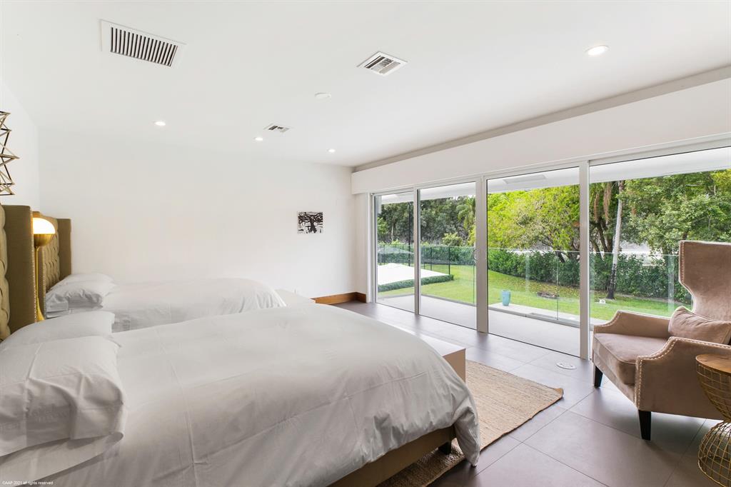 PALM BEACH POINT - Residential