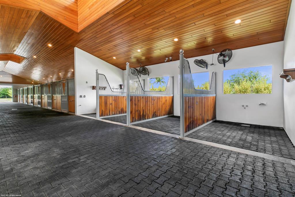 PALM BEACH POINT - Residential