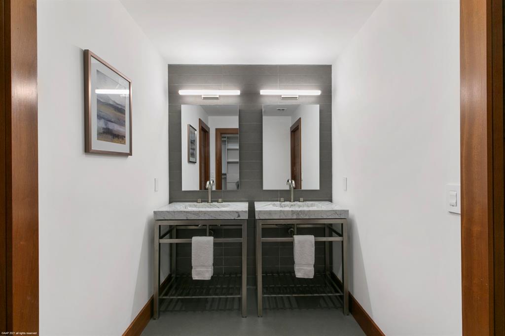 PALM BEACH POINT - Residential