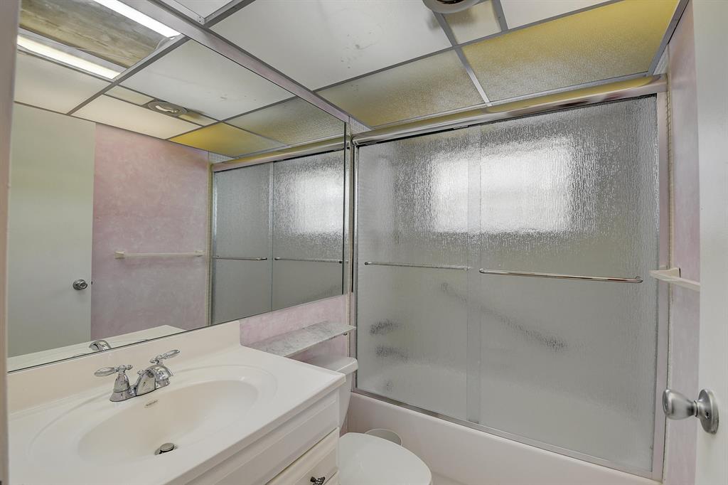 KINGS POINT SAXONY CONDOS - Residential