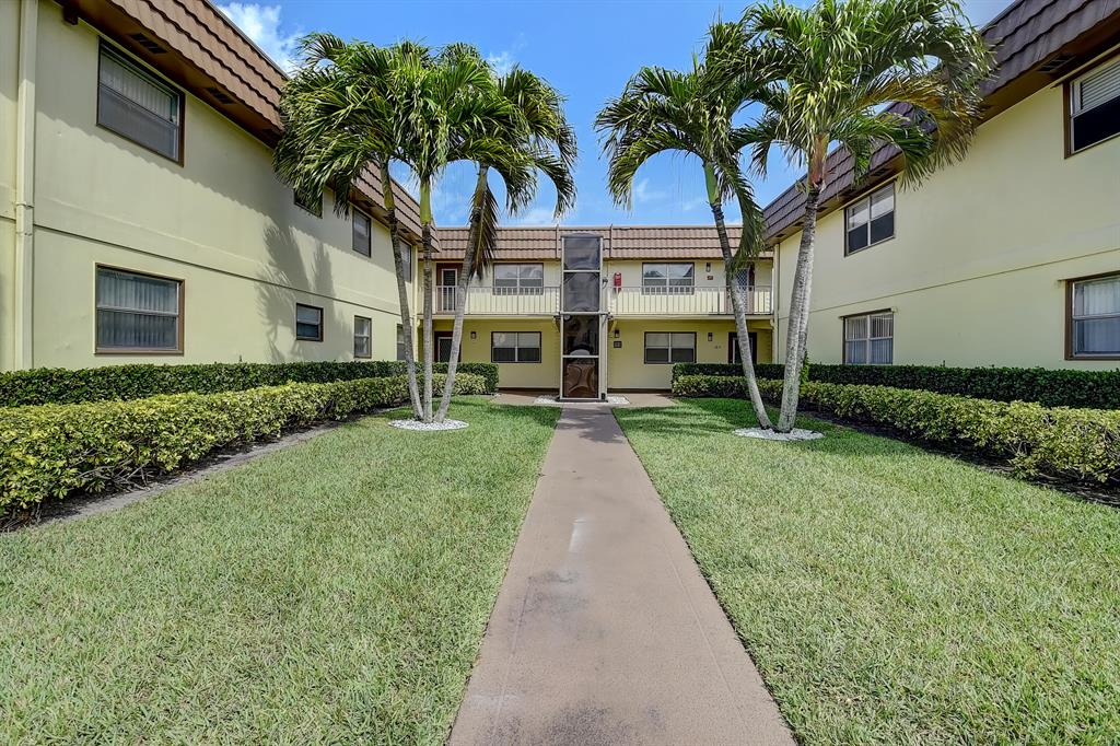 KINGS POINT SAXONY CONDOS - Residential