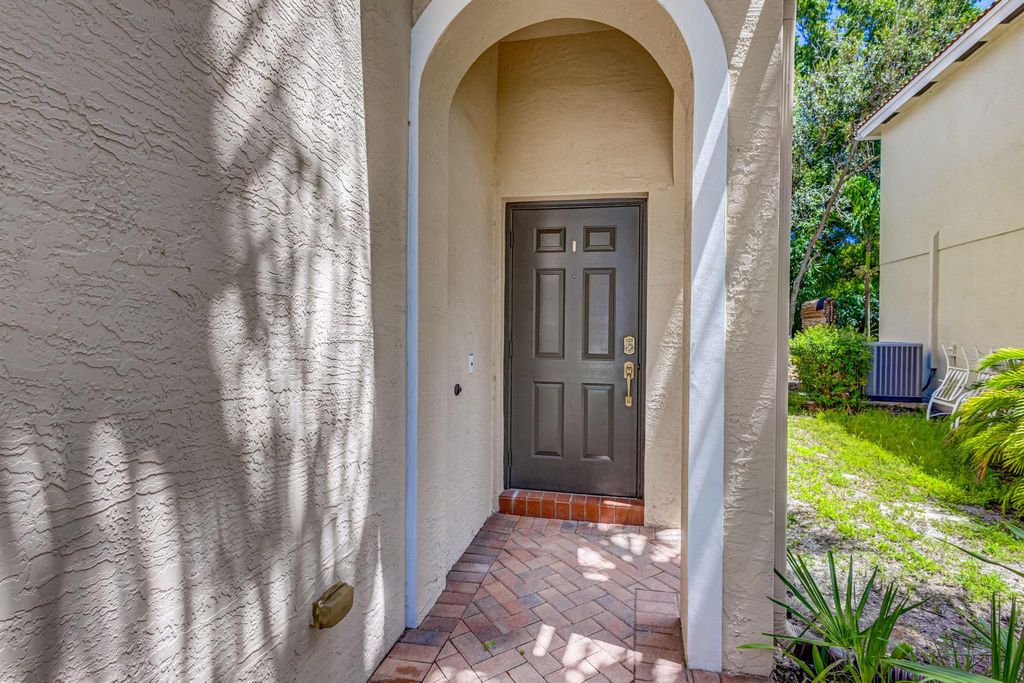 Photo of 4510 Thornwood Circle, West Palm Beach, FL 33418 (MLS # R11045897)