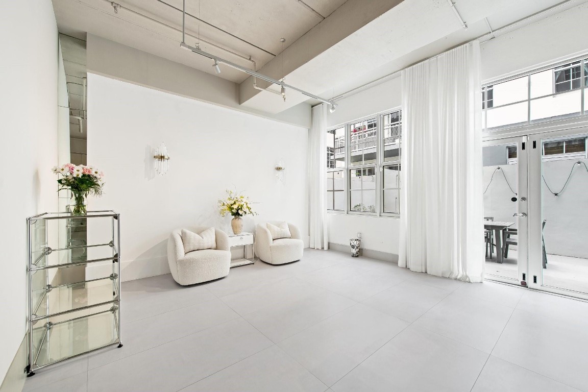 425 N Andrews Avenue 206