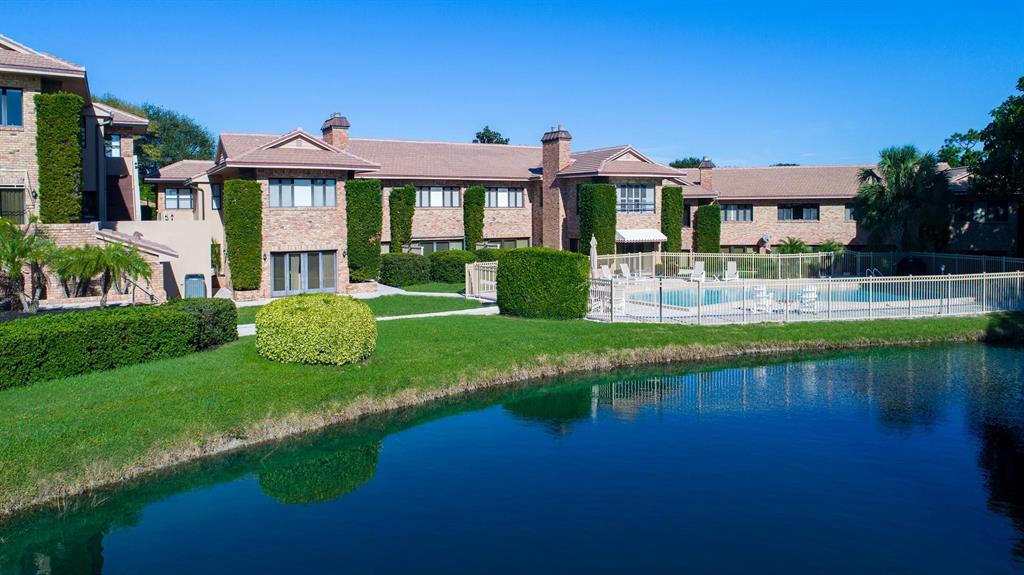 JUPITER HILLS VILLAGE II CONDO - Residential