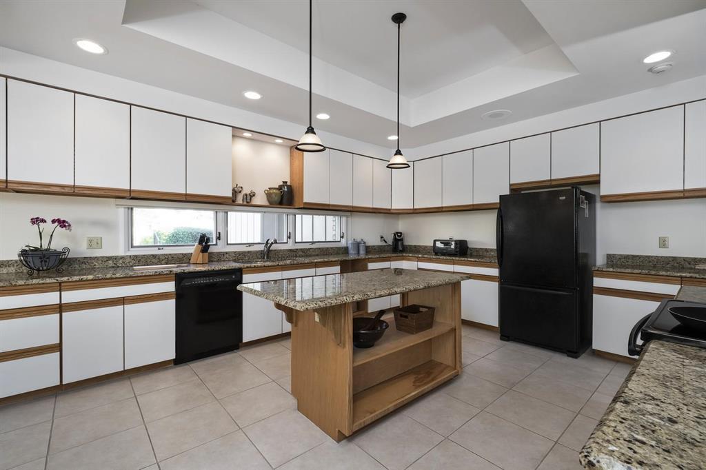 JUPITER HILLS VILLAGE II CONDO - Residential