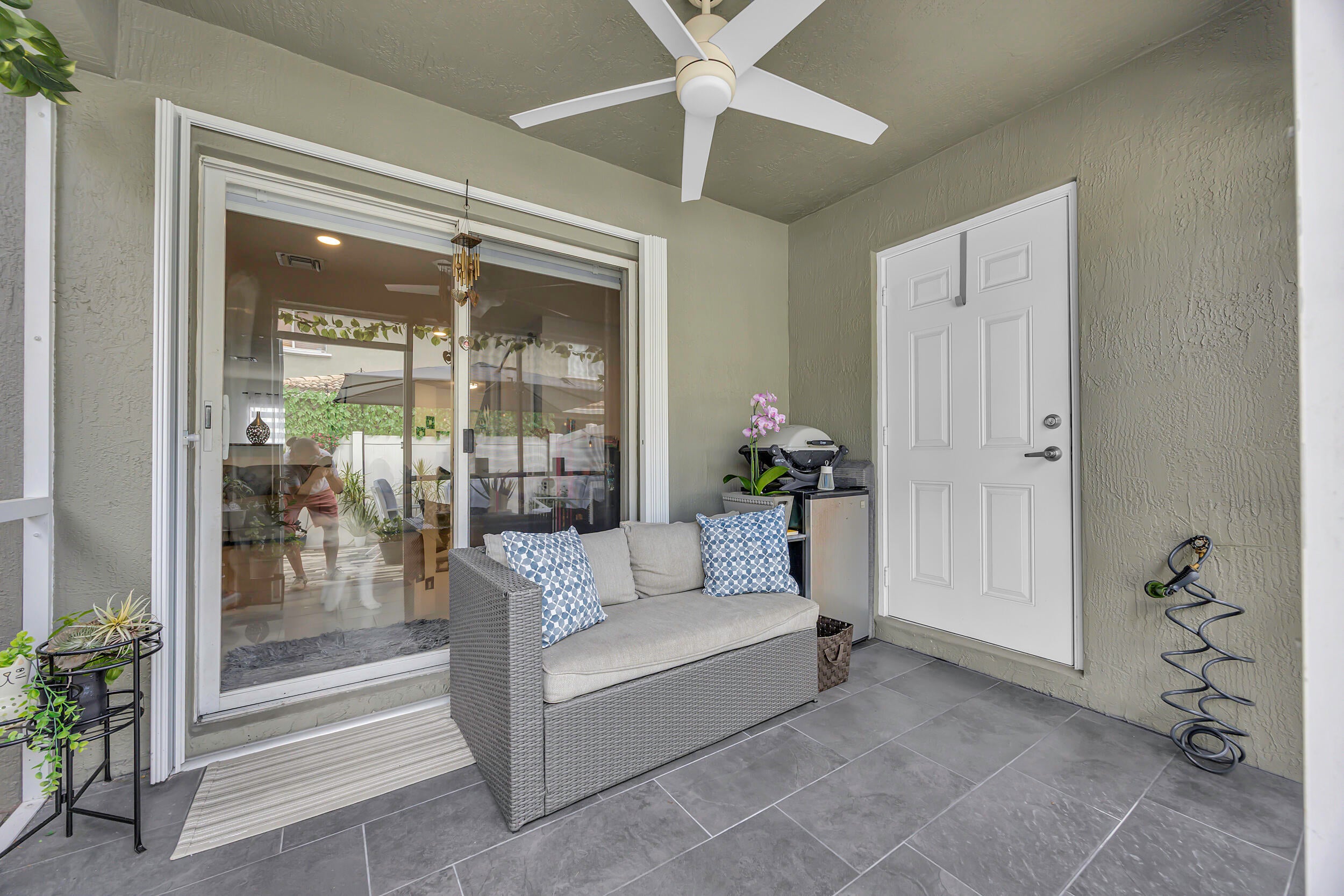 5933 MANCHESTER Way 5933