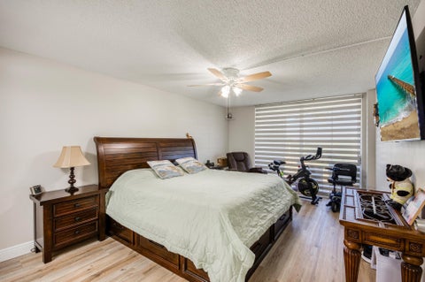 Tiny photo for 3465 Via Poinciana #606, Lake Worth, FL 33467 (MLS # B26089915)